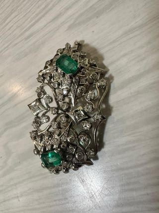 Broche Diamantes y Esmeraldas Colección