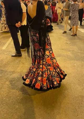 Vestido Flamenca más mantoncillo