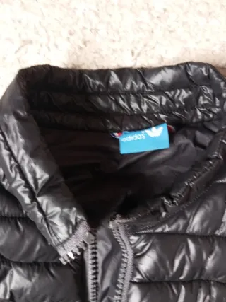 Chaleco acolchado Adidas negro