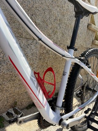 Bicicleta Orbea M30 blanca