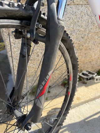 Bicicleta Orbea M30 blanca