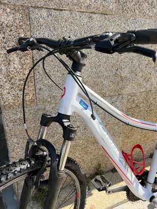 Bicicleta Orbea M30 blanca