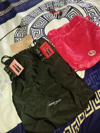 Neceser Giorgio Armani con miniaturas