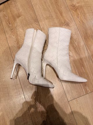 Botas tacón blanco tejido