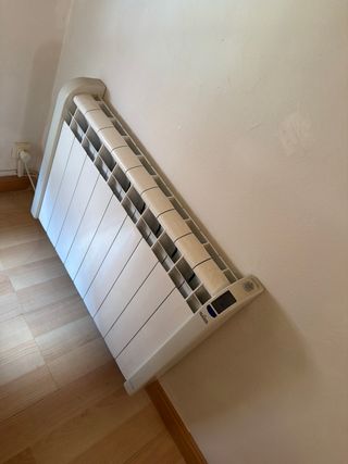 Radiador Eléctrico Acesol 990W Poco Uso