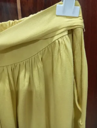 Falda midi amarilla talla L