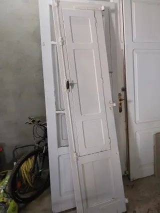 Ventanales de castaño para balcones