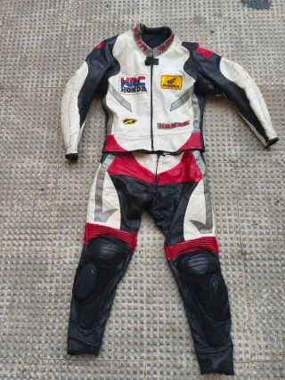 Mono Dainese Retro Cuero Blanco/Negro/Rojo