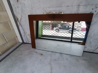 Espejo de madera y cristal