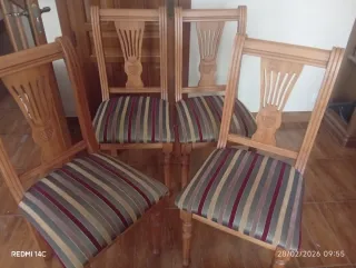 Juego de 4 sillas de comedor de madera