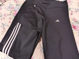 Mallas Adidas capri negras
