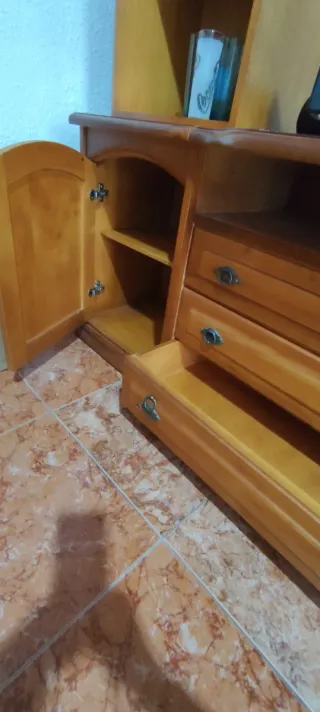 Mueble de salón de madera