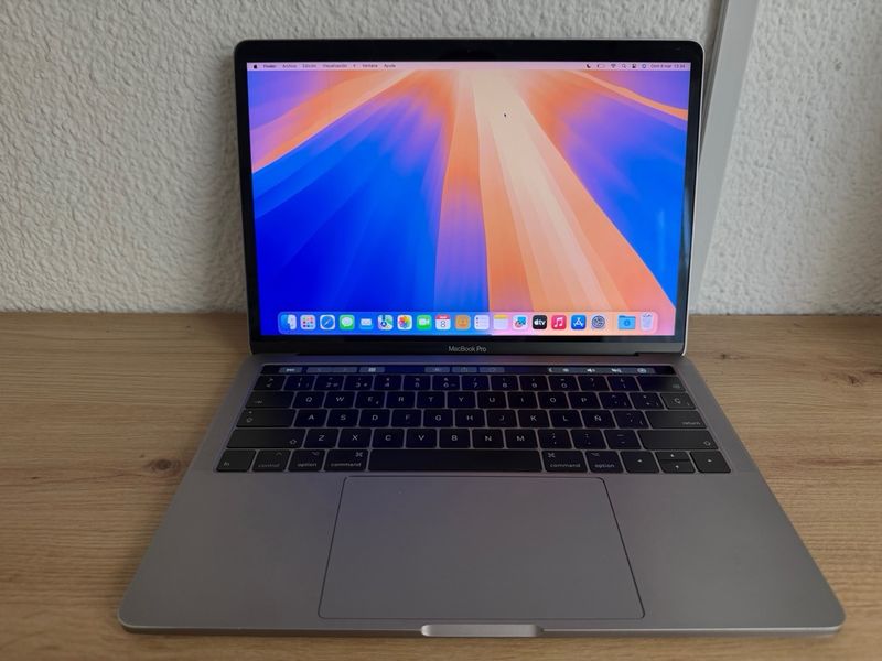 MacBook Pro 13” 2018 Intel Core i7 | 16GB RAM afbeelding 2