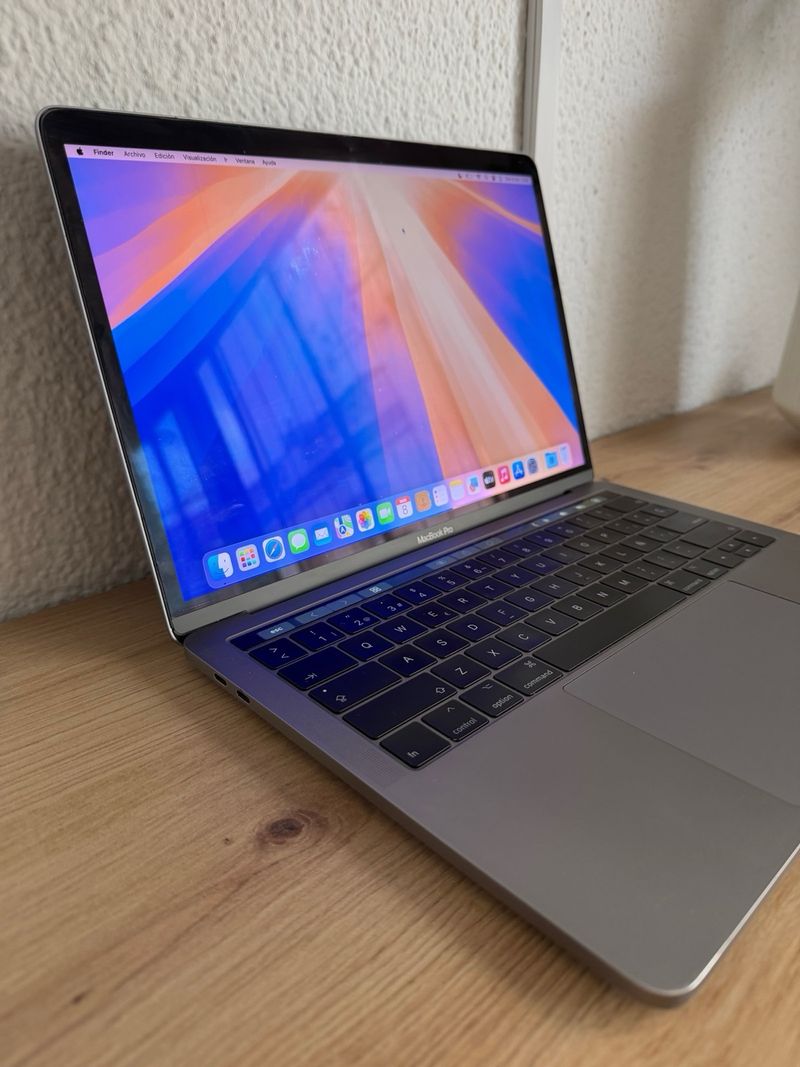 MacBook Pro 13” 2018 Intel Core i7 | 16GB RAM afbeelding 3
