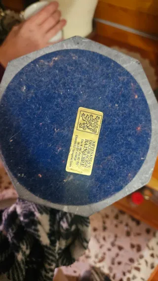 Figura decorativa antigua de metal