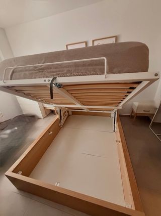 Canapé abatible con cabecero de madera IKEA