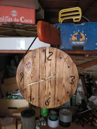 Reloj de pared madera rústico