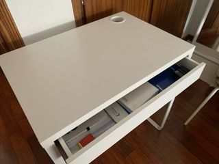Escritorio IKEA MICKE Blanco con silla