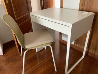 Escritorio IKEA MICKE Blanco con silla