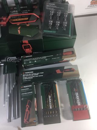 Caja de herramientas Parkside con accesorios