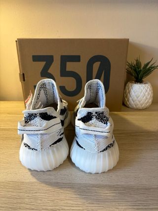 Adidas Yeezy 350 V2 Zebra