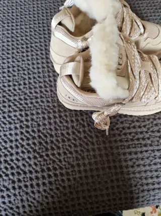 Botas UGG Beige con Forro de Pelo