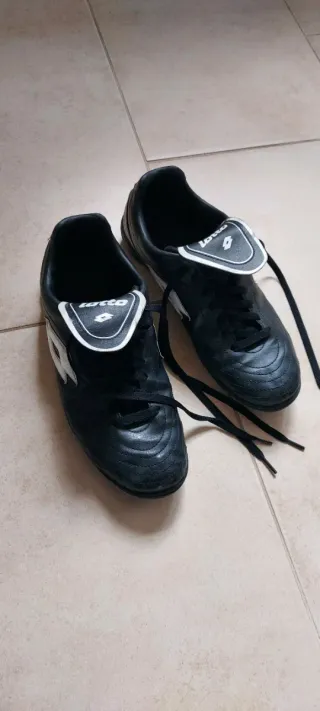 Scarpe calcetto Lotto nere