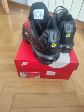 Nike Air Max Plus Zapatillas Rojas y Negras