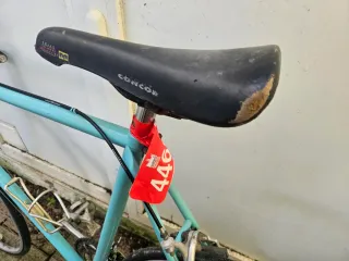 Bicicleta de carretera azul