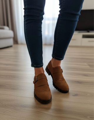 Mocasines marrones con hebilla