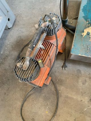 Compresor de aire naranja