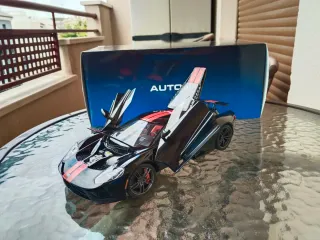 Coches a escala 1/18 Autoart