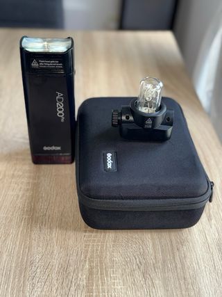 Godox AD200Pro + Accesorios