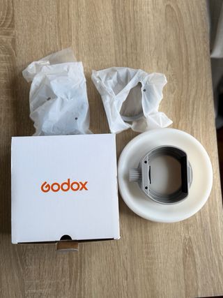 Godox AD200Pro + Accesorios
