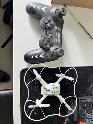 Dron de carreras con mando negociable