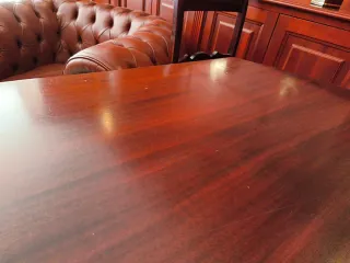 Mesa extensible de caoba