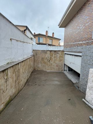 Puerta seccional blanca