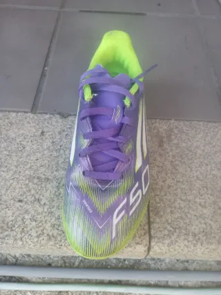 Botas Fútbol Niño Talla 34 Morado/Verde