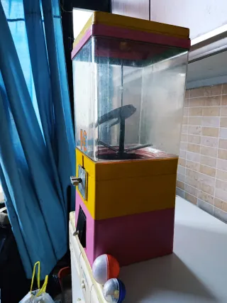 Máquina expendedora de bolas 1€