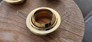 3 Focos dirigibles dorados