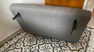 Sofá cama compacto gris