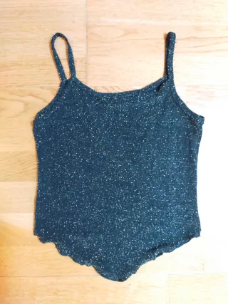 Top brillante negro y dorado