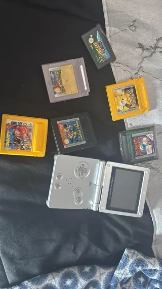 Game Boy Advance SP + 5 Juegos(incluye Pokémon)