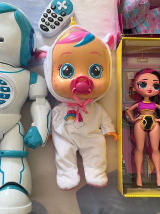 Lote Juguetes: Robot, Muñeca Cry Babies, LOL y más