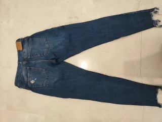 Vaqueros pitillo con flores