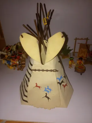 Playmobil Indios con Tipi