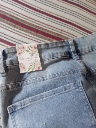Pantalón vaquero mujer bordado nuevo