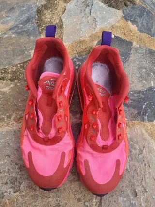 Nike Air Max 270 React "Mystic Red"