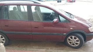 Opel Zafira  Opel Zafira  2004