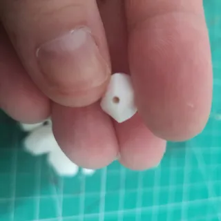 Cuentas blancas facetadas para manualidades